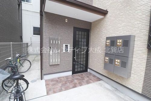 大阪府大阪市平野区加美北3丁目(アパート)の賃貸物件の玄関