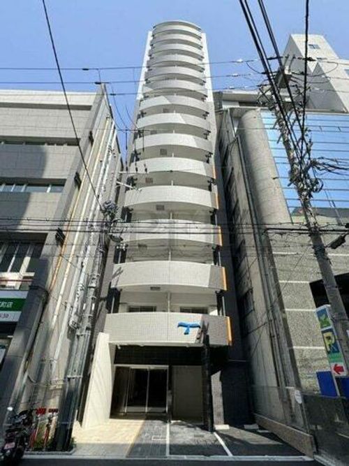 セレニテフラン本町の外観