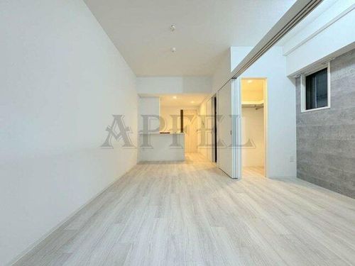 セレニテフラン本町の居間