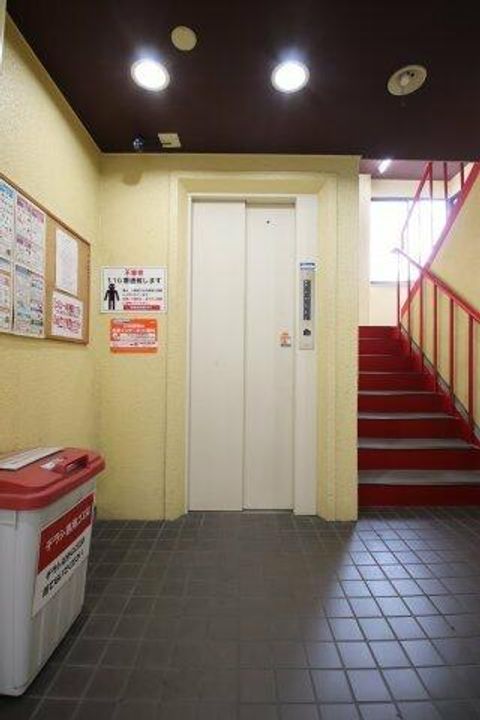 クレインファーストの玄関