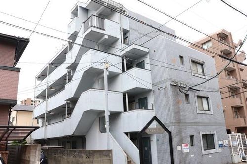 コスモハイツ中央102の外観