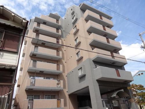 エステート小松の外観