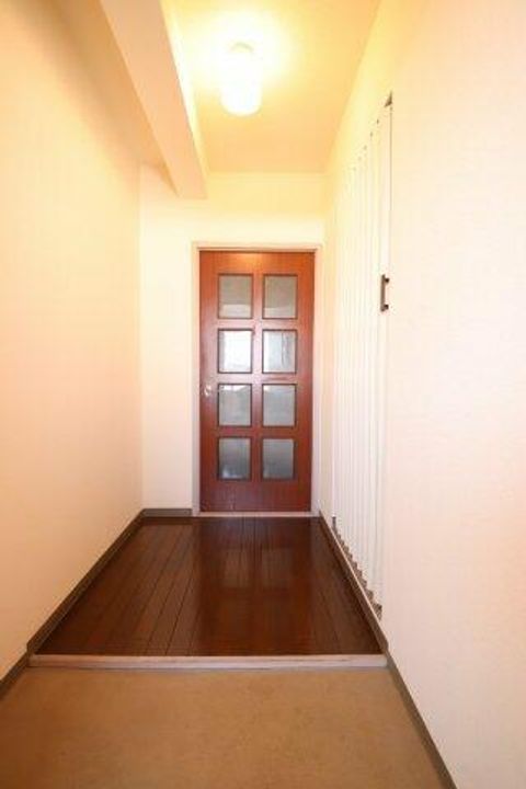 みどりマンションの玄関