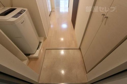 YS上前津905の玄関