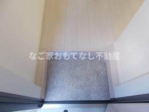愛知県名古屋市西区上小田井1丁目(アパート)の賃貸物件102の玄関