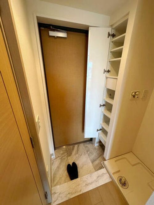 トア山手フラッツ806-1の玄関