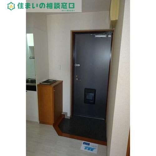 愛知県岡崎市明大寺本町4丁目(マンション)の賃貸物件の玄関