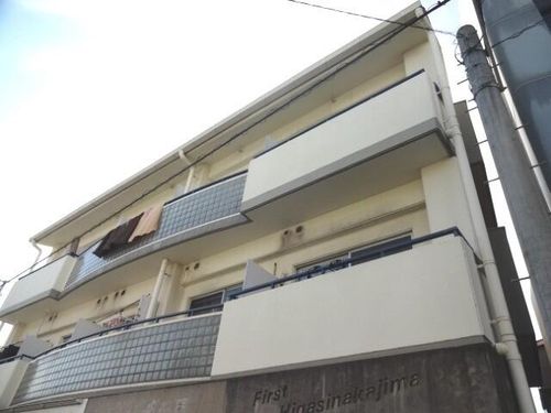 ファースト東中島の外観