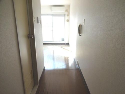 ファースト東中島の玄関