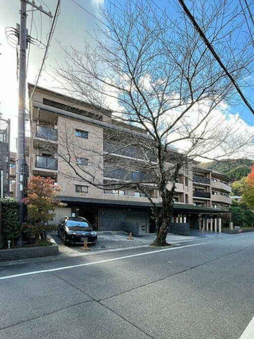 レフィナード嵐山の外観