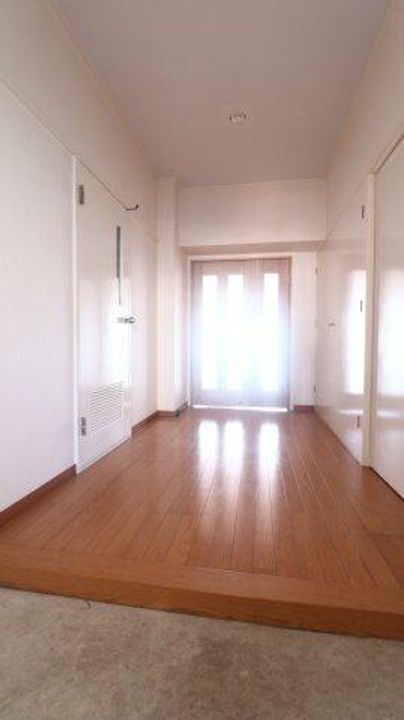 パラッシオ舞子の玄関