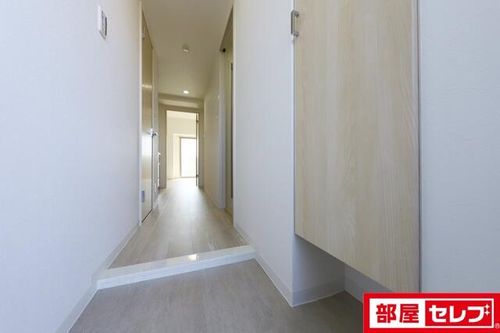 LAPIS TWOLES1105の玄関