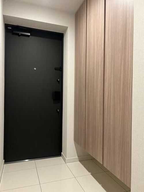 ブランズ伏見桃山の玄関