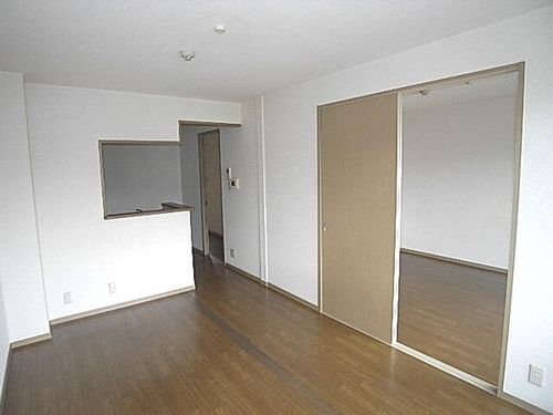 デリアス203の居間