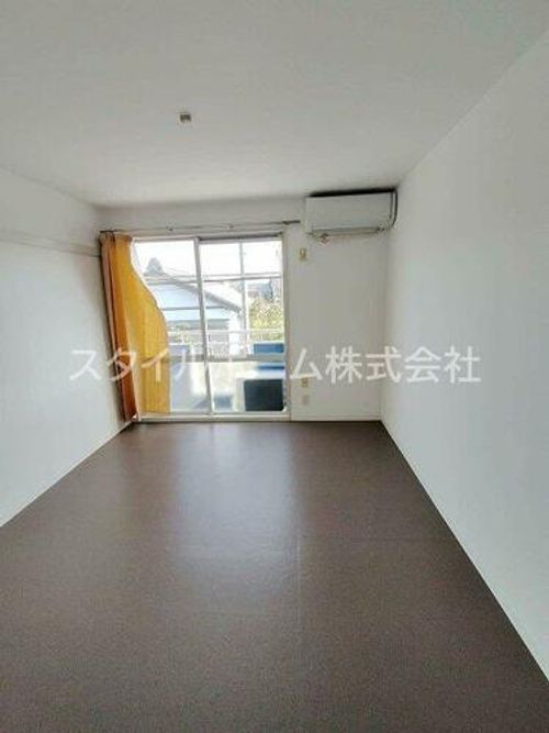 エステイトTN202の居間