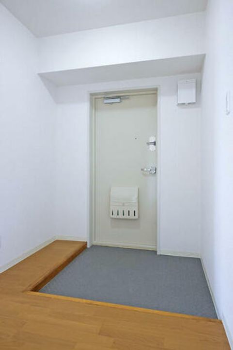 UR藤沢台第三3220305の玄関