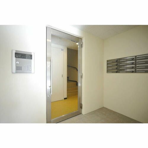プラティーク札幌2303の玄関