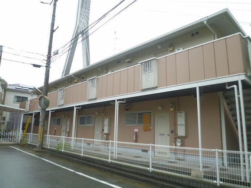 グランビューB棟B103の玄関