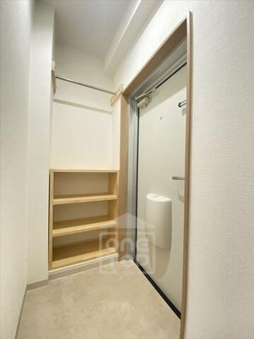 福山ビルの玄関