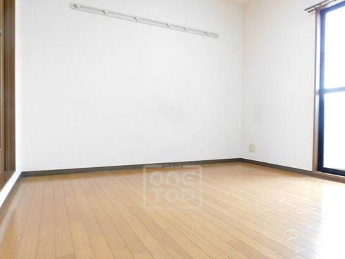 千里ハウジングSH2の居間