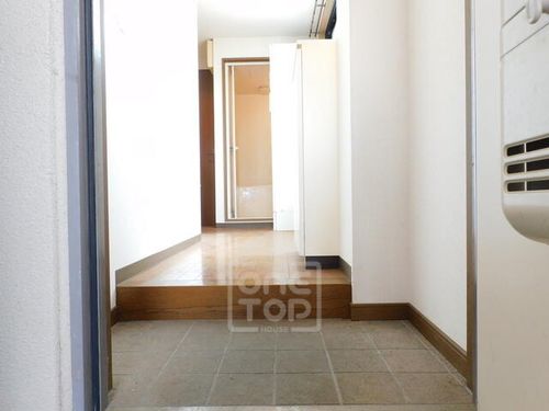 千里ハウジングSH2の玄関