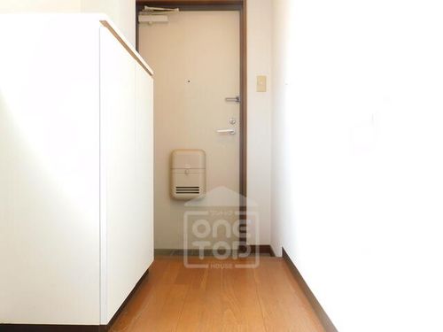 千里ハウジングSH2の玄関