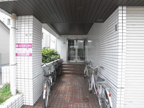 ファーストプラザ2233の玄関