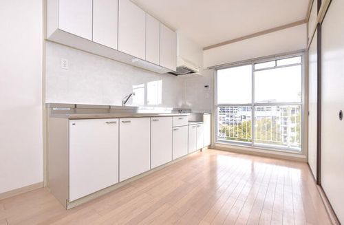 UR伏見納所0070502の居間