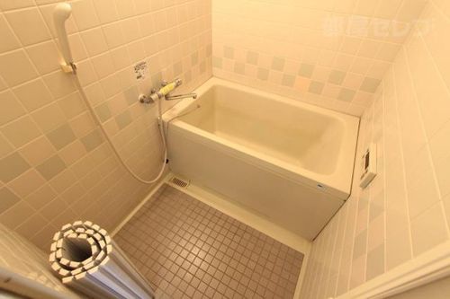 ローズガーデン楠元201の風呂