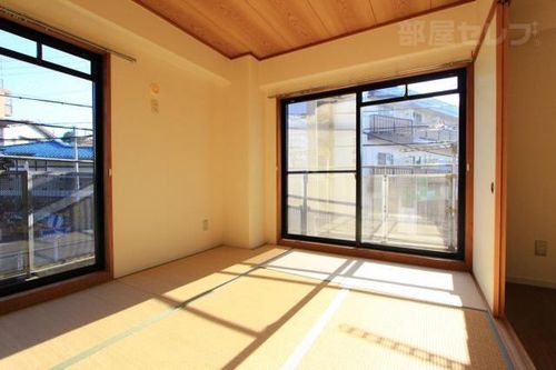 ローズガーデン楠元201の内装