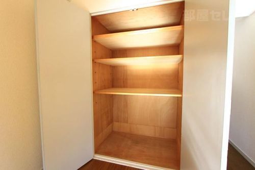 ローズガーデン楠元201の内装