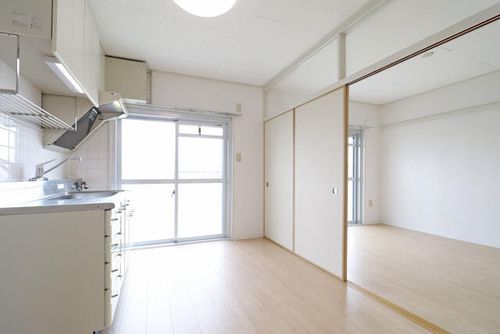 UR中宮第三0490504の居間