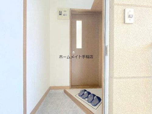 北海道札幌市手稲区曙二条3丁目(アパート)の賃貸物件の玄関