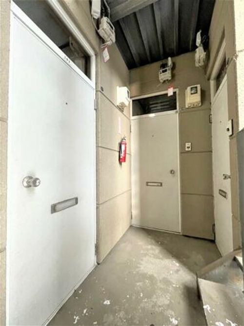 北海道札幌市手稲区曙二条3丁目(アパート)の賃貸物件の玄関