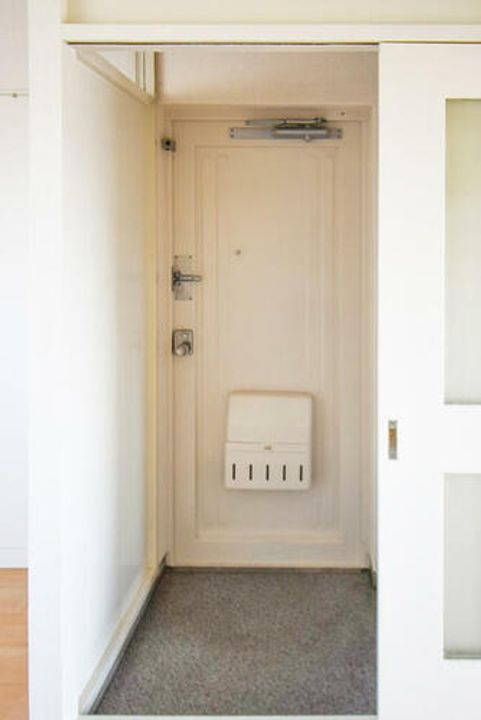 UR中央台2100508の玄関