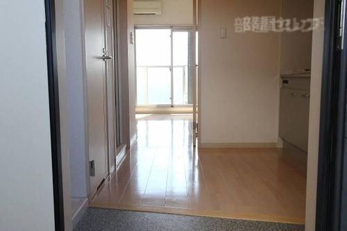 パークフラッツ金山の玄関