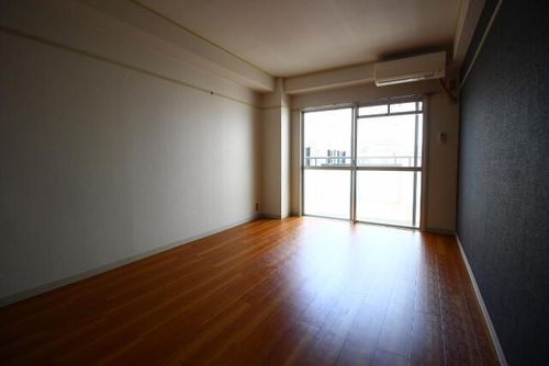 タイガーハウス101の内装