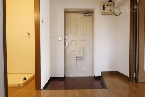 本山マンション201の玄関