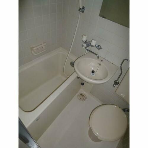 アベニュー本山Bの風呂