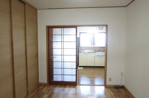 光栄荘205の内装