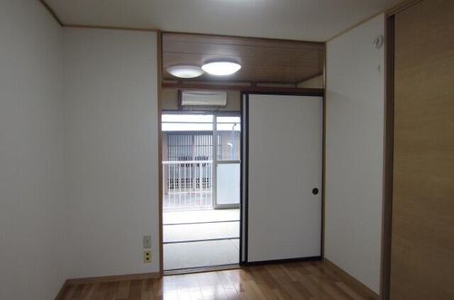 光栄荘205の内装