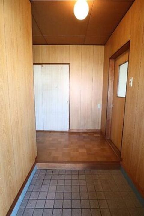 荒子ハウスN3の玄関