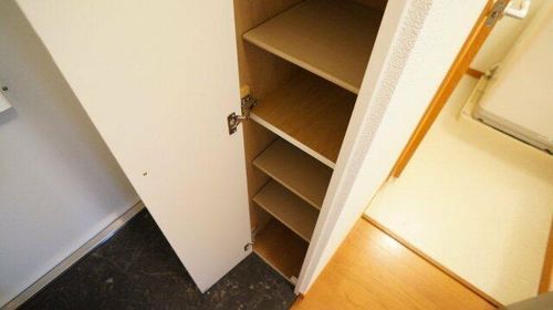 レオパレス外環富田林の玄関