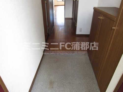 エスポワール蒲郡Ⅱ704の玄関