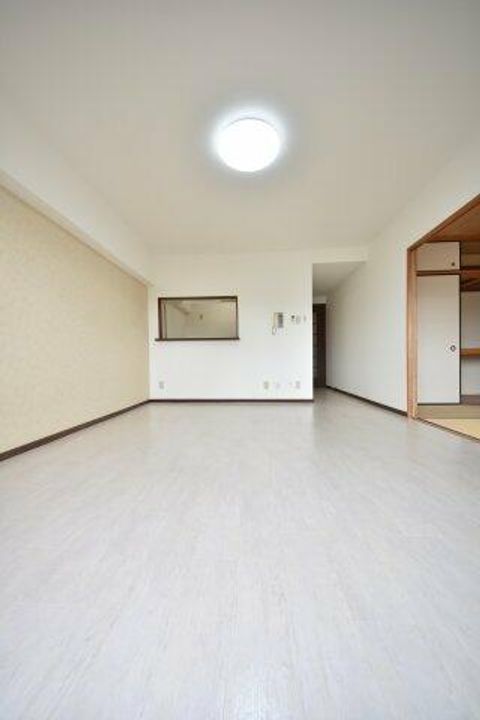 ライフ新神戸の居間