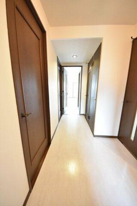 ライフ新神戸の玄関
