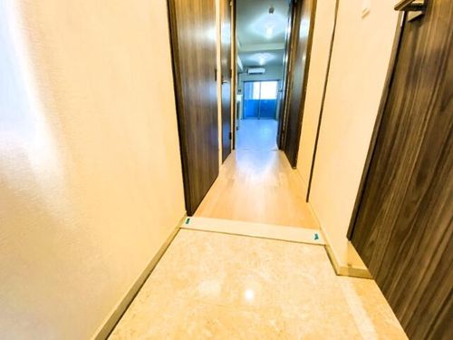 リビオメゾン新大阪の玄関