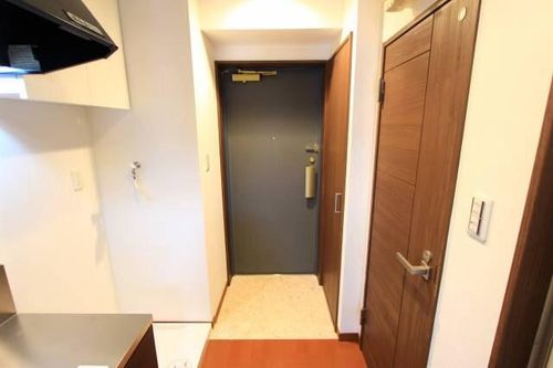 KⅡ-OKASAN B.二番館の玄関