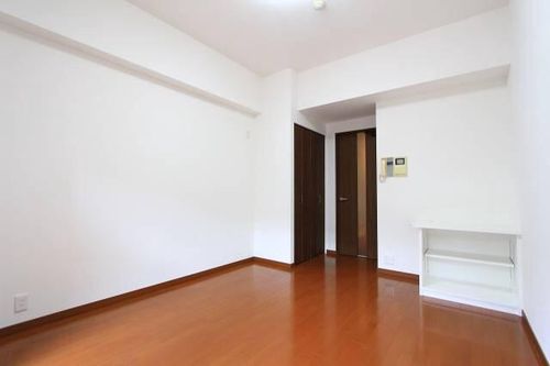 KⅡ-OKASAN B.二番館の内装