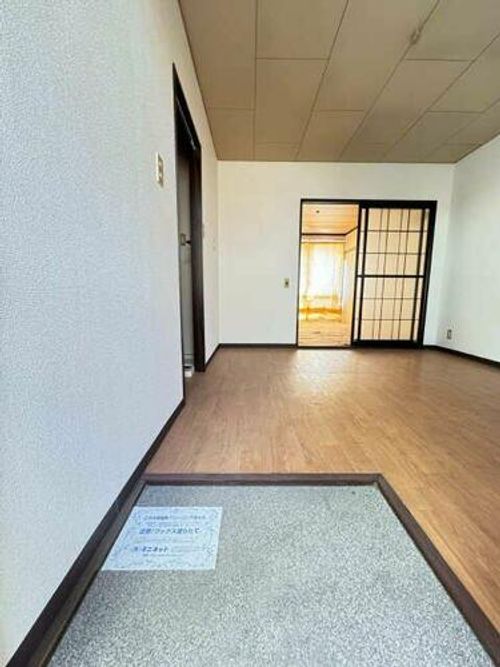 柳ライフの玄関